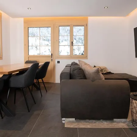 木屋 Mit Kino Und Jacuzzi In B. Gstaad *