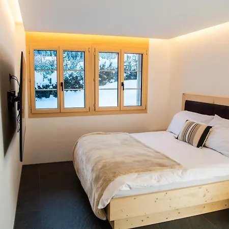 Mit Kino Und Jacuzzi In B. Gstaad 木屋 *