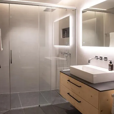 Mit Kino Und Jacuzzi In B. Gstaad * Gsteig