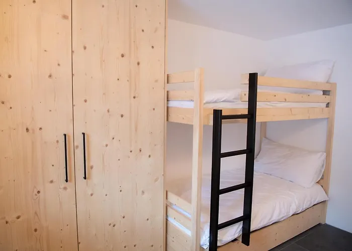 샬레 Mit Kino Und Jacuzzi In B. Gstaad