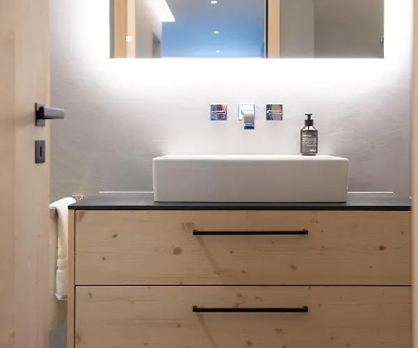 Mit Kino Und Jacuzzi In B. Gstaad * 그체이
