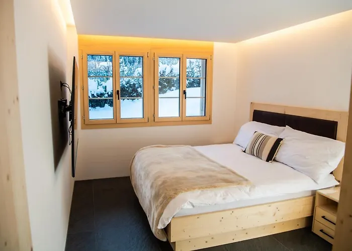 Mit Kino Und Jacuzzi In B. Gstaad 샬레 *