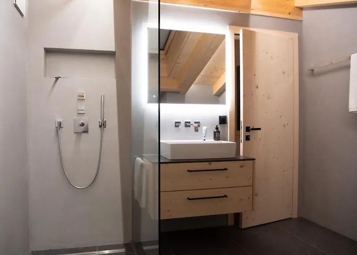 샬레 Mit Kino Und Jacuzzi In B. Gstaad *