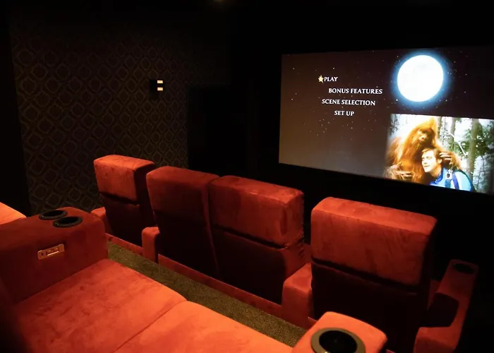 Mit Kino Und Jacuzzi In B. Gstaad 그체이