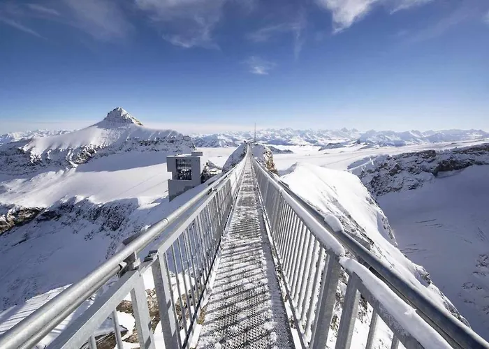 Mit Kino Und Jacuzzi In B. Gstaad 샬레