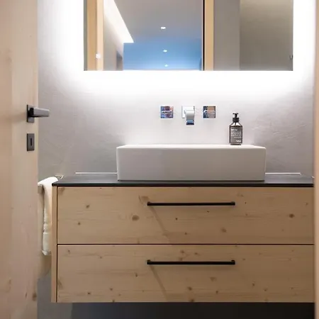 Mit Kino Und Jacuzzi In B. Gstaad * Gsteig