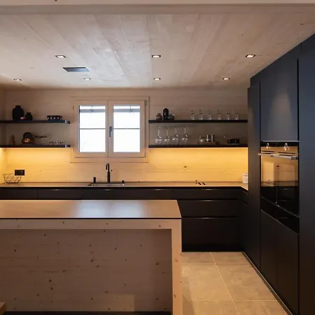 Mit Kino Und Jacuzzi In B. Gstaad