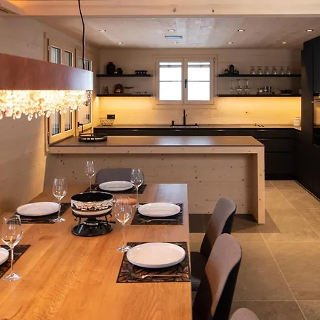 Mit Kino Und Jacuzzi In B. Gstaad Chalet Gsteig